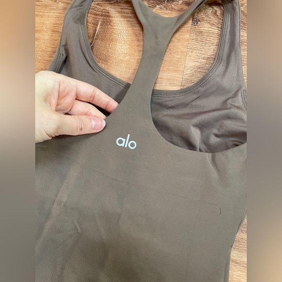 Alo Yoga Sleek Back Bodysuit Size XS Brown Hot Cocoa Racerback Thong NWT $108 - Picture 6 of 10